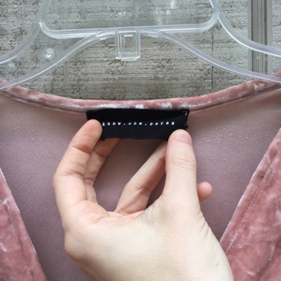 Blush Pink Crushed Velvet V-Neck Bodysuit - Picture 7 of 8